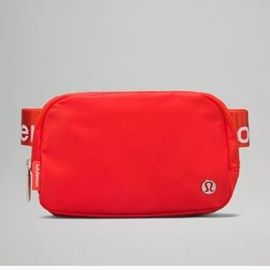 Lululemon Everywhere Belt Bag 1L